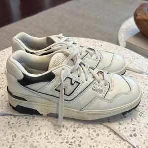 New balance 550 cream and navy 5.5 men’s, 7 women’s